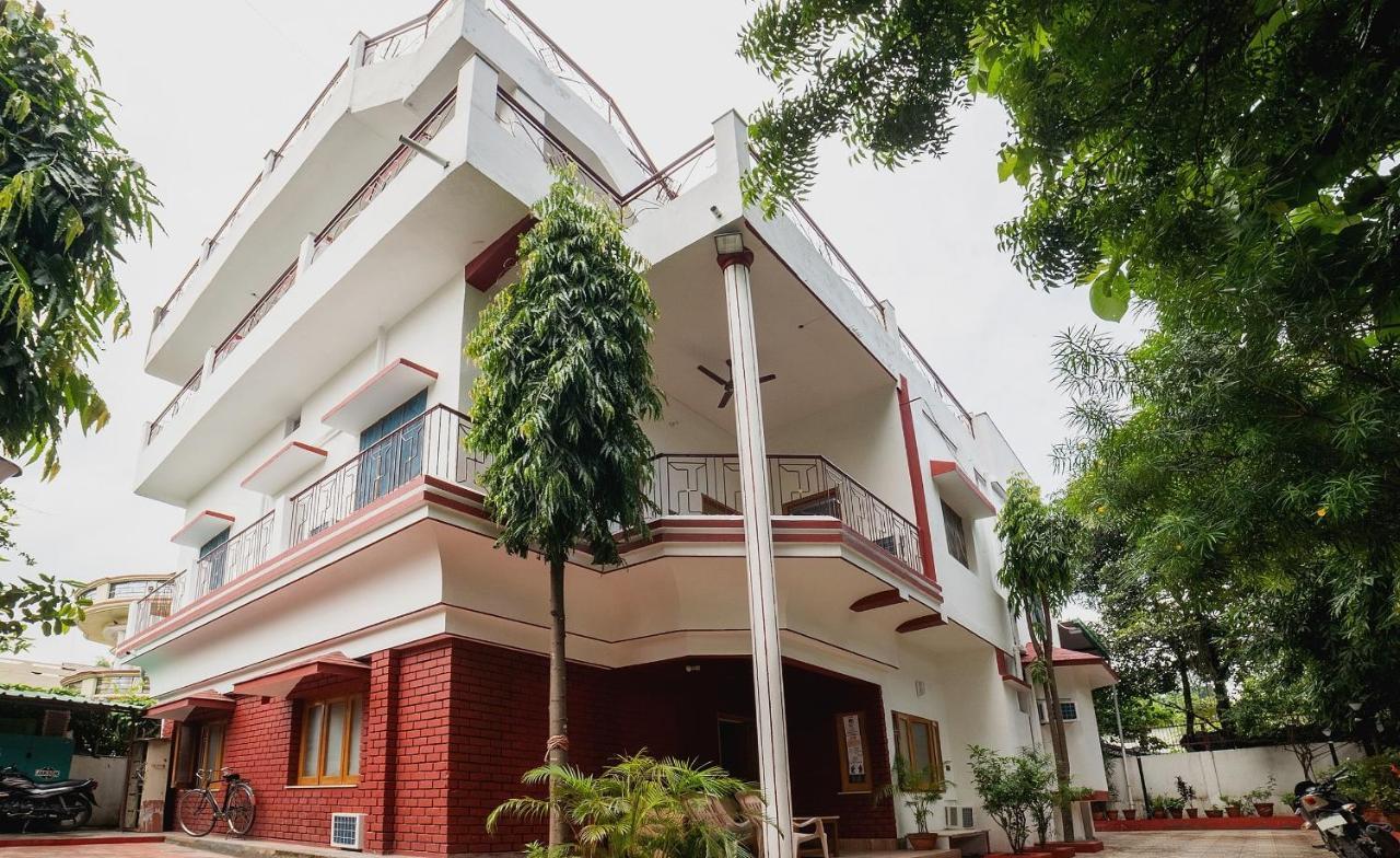 Hotel O Home Gautam Homestay Dehradun Bagian luar foto