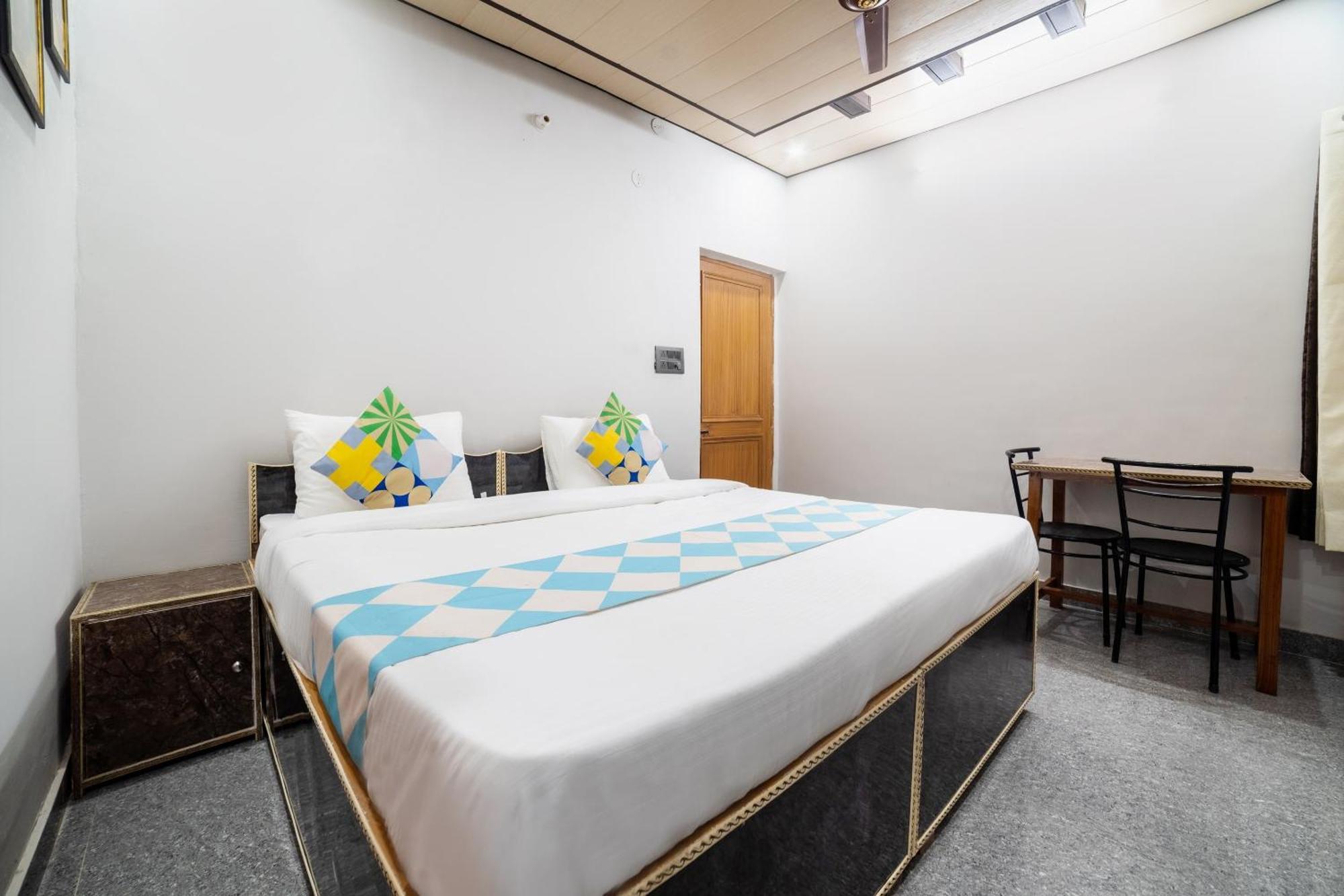 Hotel O Home Gautam Homestay Dehradun Bagian luar foto