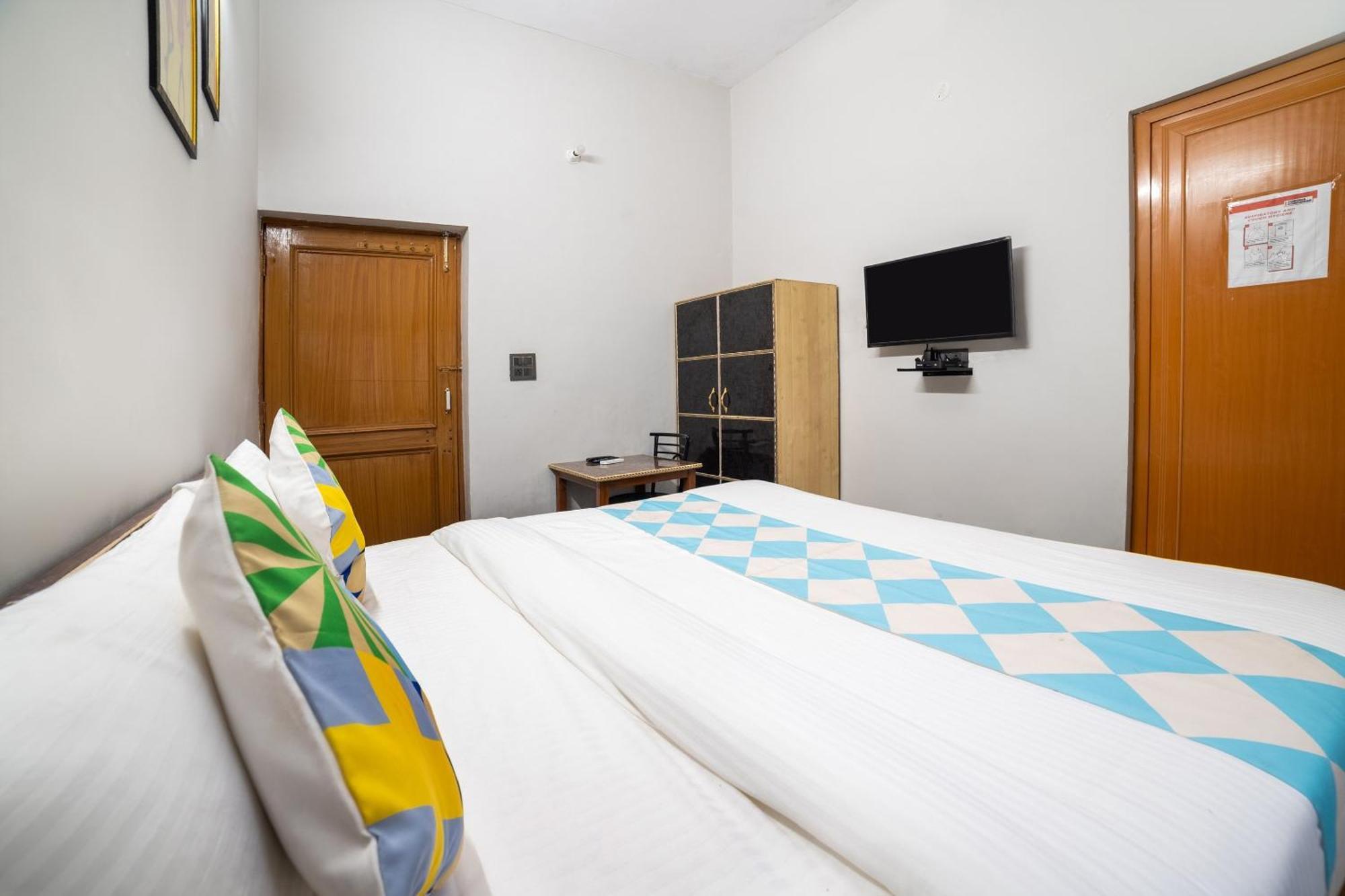 Hotel O Home Gautam Homestay Dehradun Bagian luar foto
