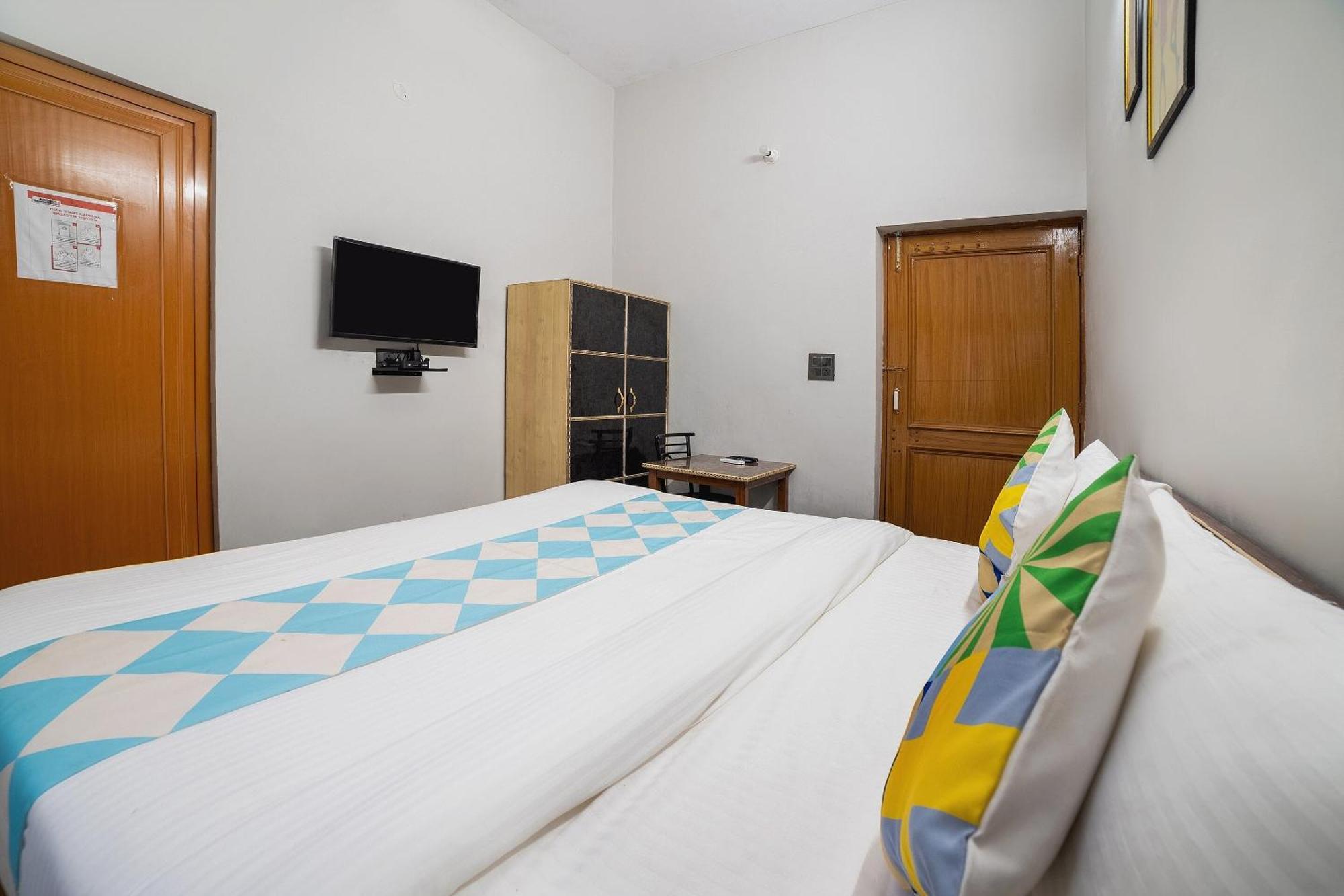 Hotel O Home Gautam Homestay Dehradun Bagian luar foto