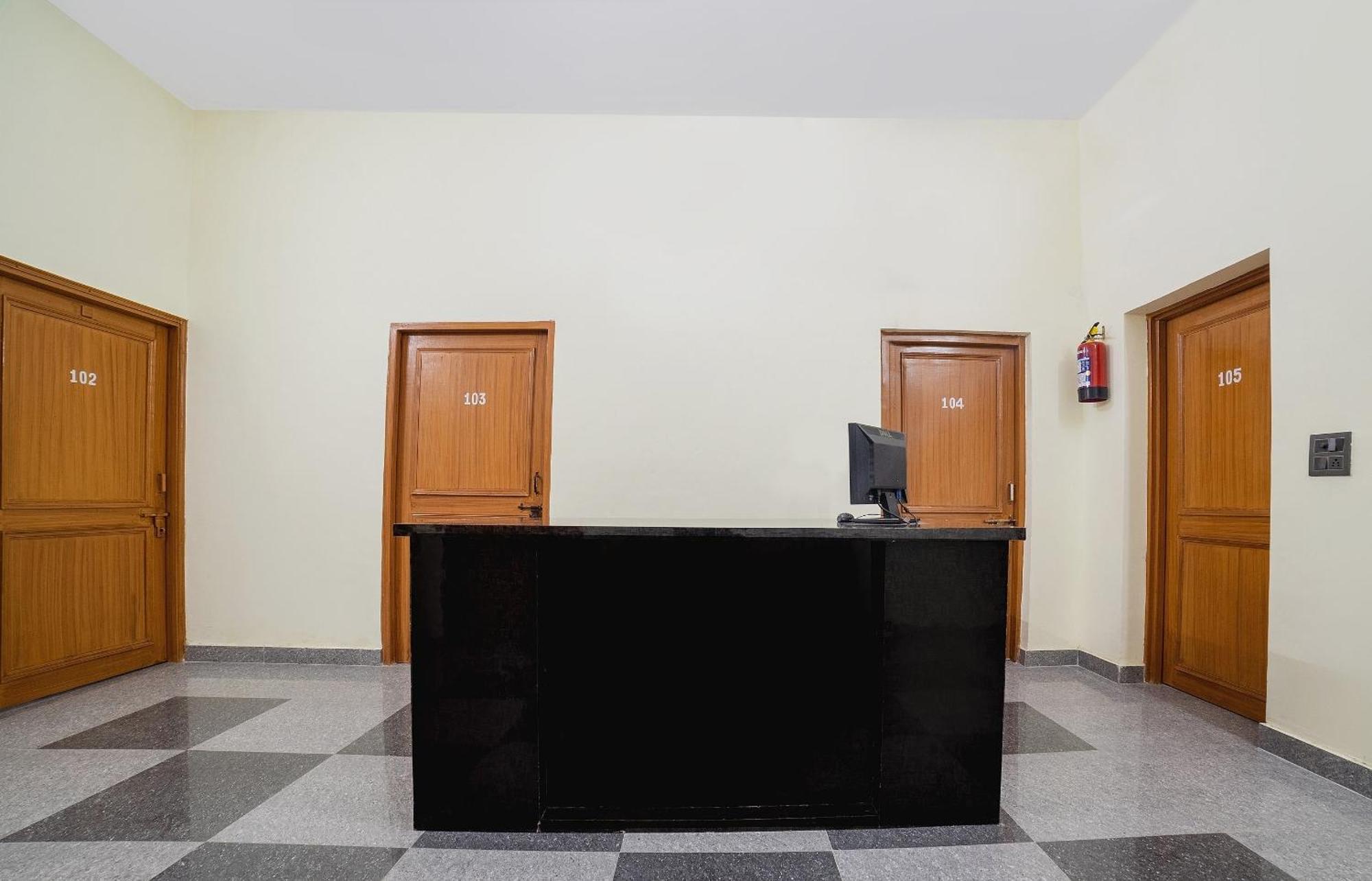 Hotel O Home Gautam Homestay Dehradun Bagian luar foto