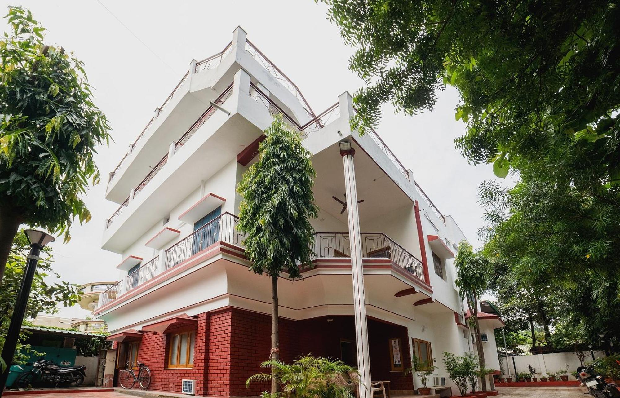 Hotel O Home Gautam Homestay Dehradun Bagian luar foto