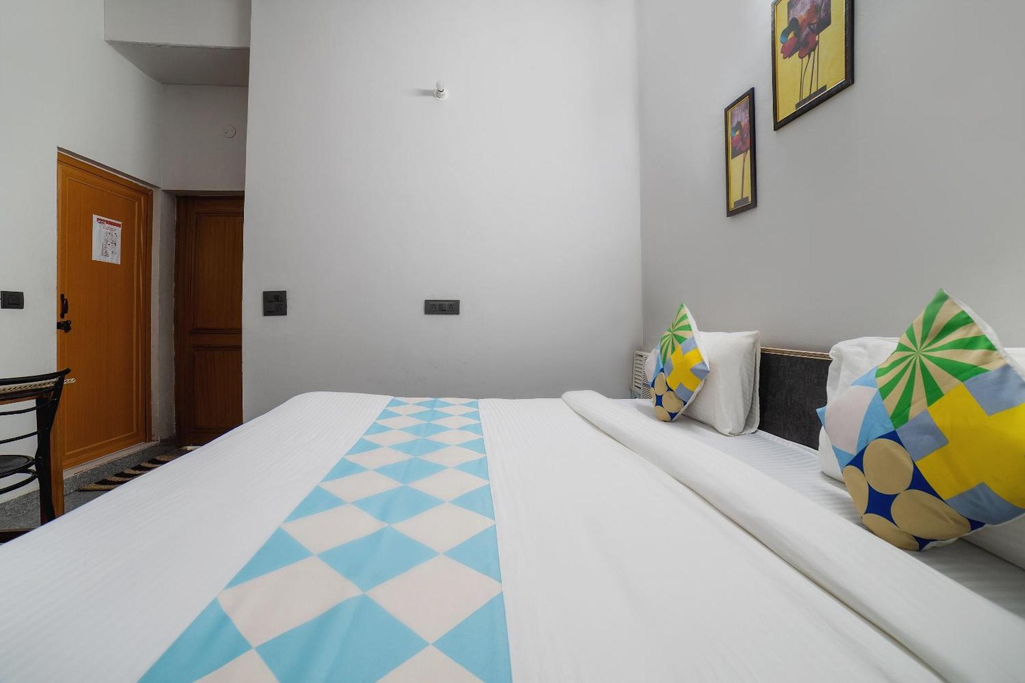 Hotel O Home Gautam Homestay Dehradun Bagian luar foto